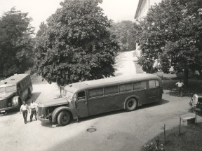 „Graue Busse“, in denen die „Euthanasie“-Opfer in die Tötungsanstalten transportiert wurden