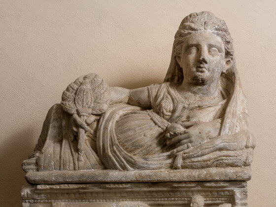 Aschenkiste (Urne) aus Alabaster (Oberteil), 2.–1. Jh. v. Chr.