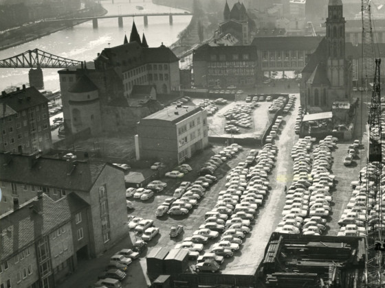Das Areal der Frankfurter Altstadt im November 1969 - genutzt als Parkplatz